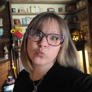 Meet your Posher, Carrie